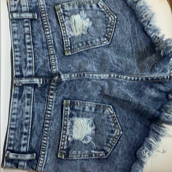 Ripped dark wash jean shorts - Picture 3 of 4